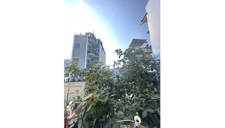 Ngộp Bán Nhà 2 Tầng 242m2_6*37 Gần Ga Metro Trường Thọ Thủ Đức Chỉ 12 tỷ tiềm năng.